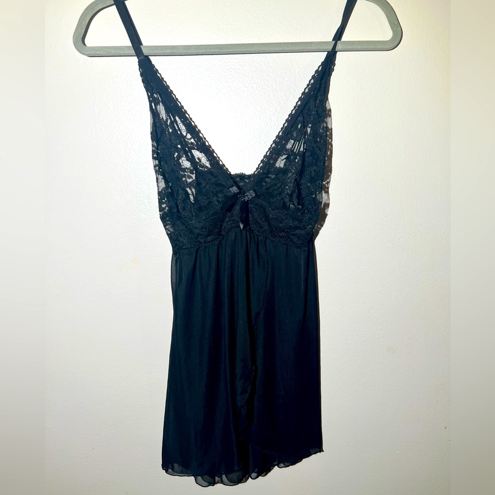 COPY - Hips and curved black mesh night gown 2XL